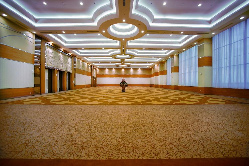 Atria Hotel Magelang Eksteriør billede